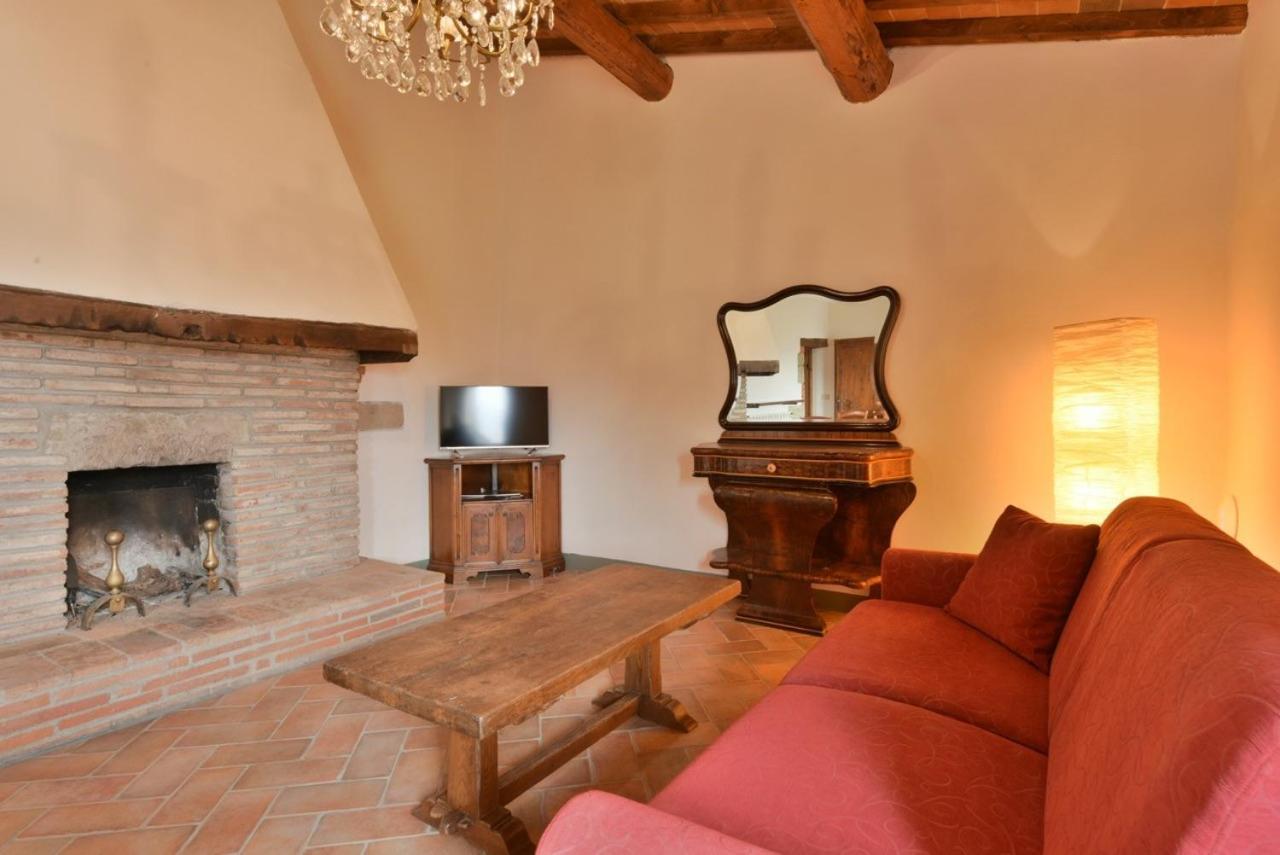צ'יביטלה אין ואל די קיאנה Agriturismo I Poggilunghi מראה חיצוני תמונה