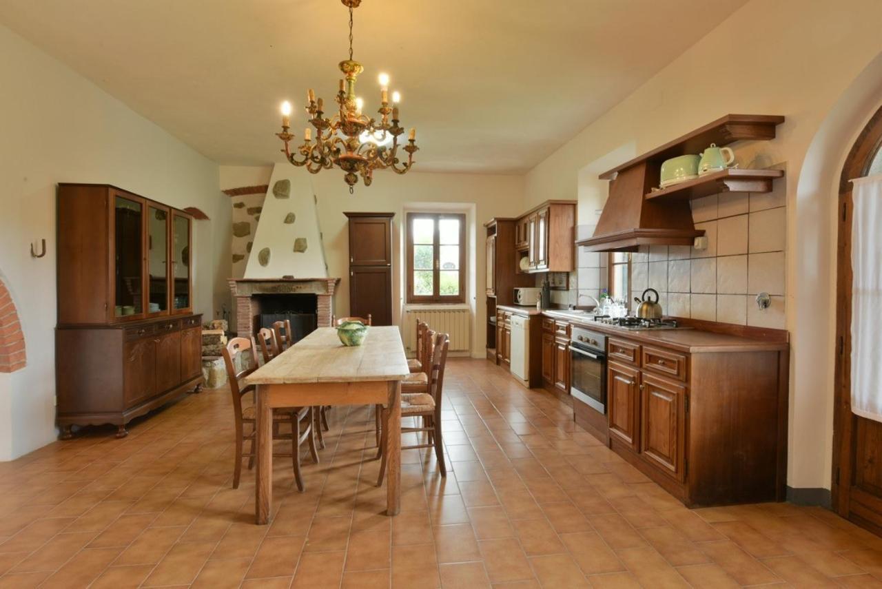 צ'יביטלה אין ואל די קיאנה Agriturismo I Poggilunghi מראה חיצוני תמונה
