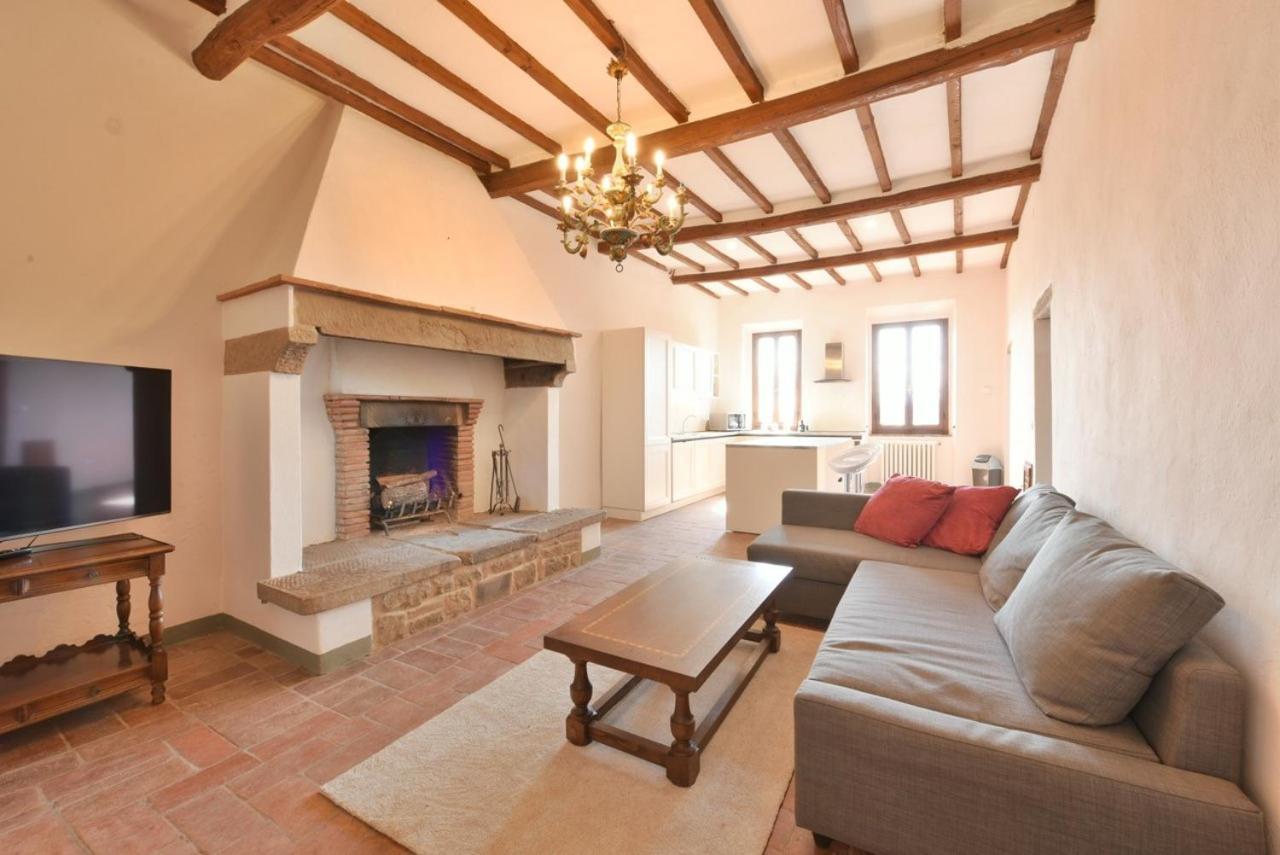 צ'יביטלה אין ואל די קיאנה Agriturismo I Poggilunghi מראה חיצוני תמונה