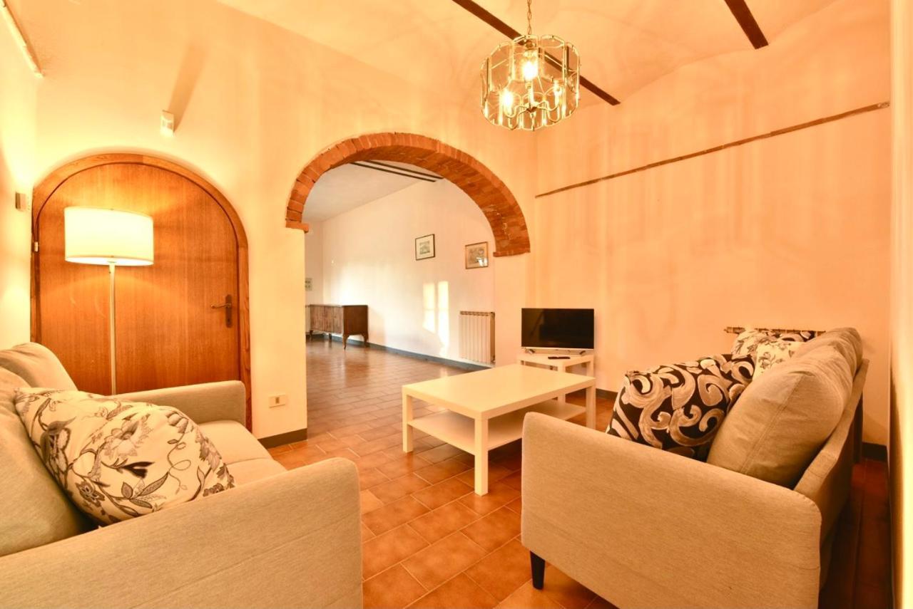 צ'יביטלה אין ואל די קיאנה Agriturismo I Poggilunghi מראה חיצוני תמונה