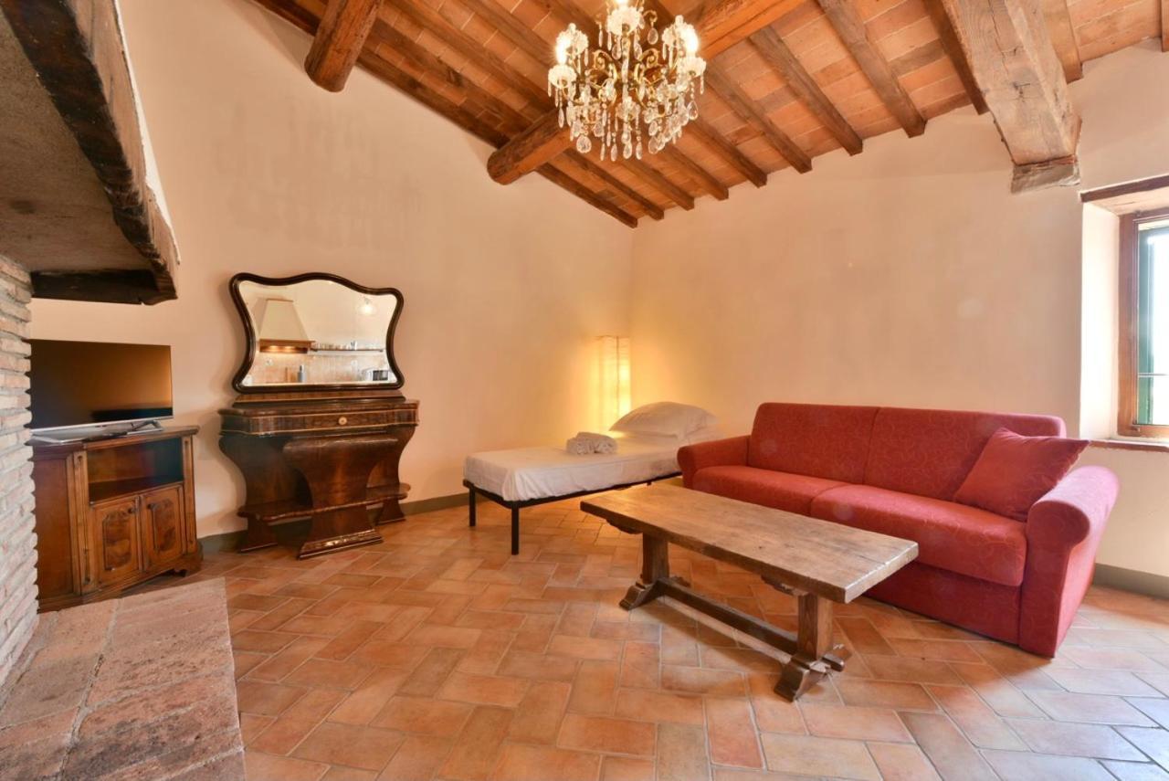 צ'יביטלה אין ואל די קיאנה Agriturismo I Poggilunghi מראה חיצוני תמונה