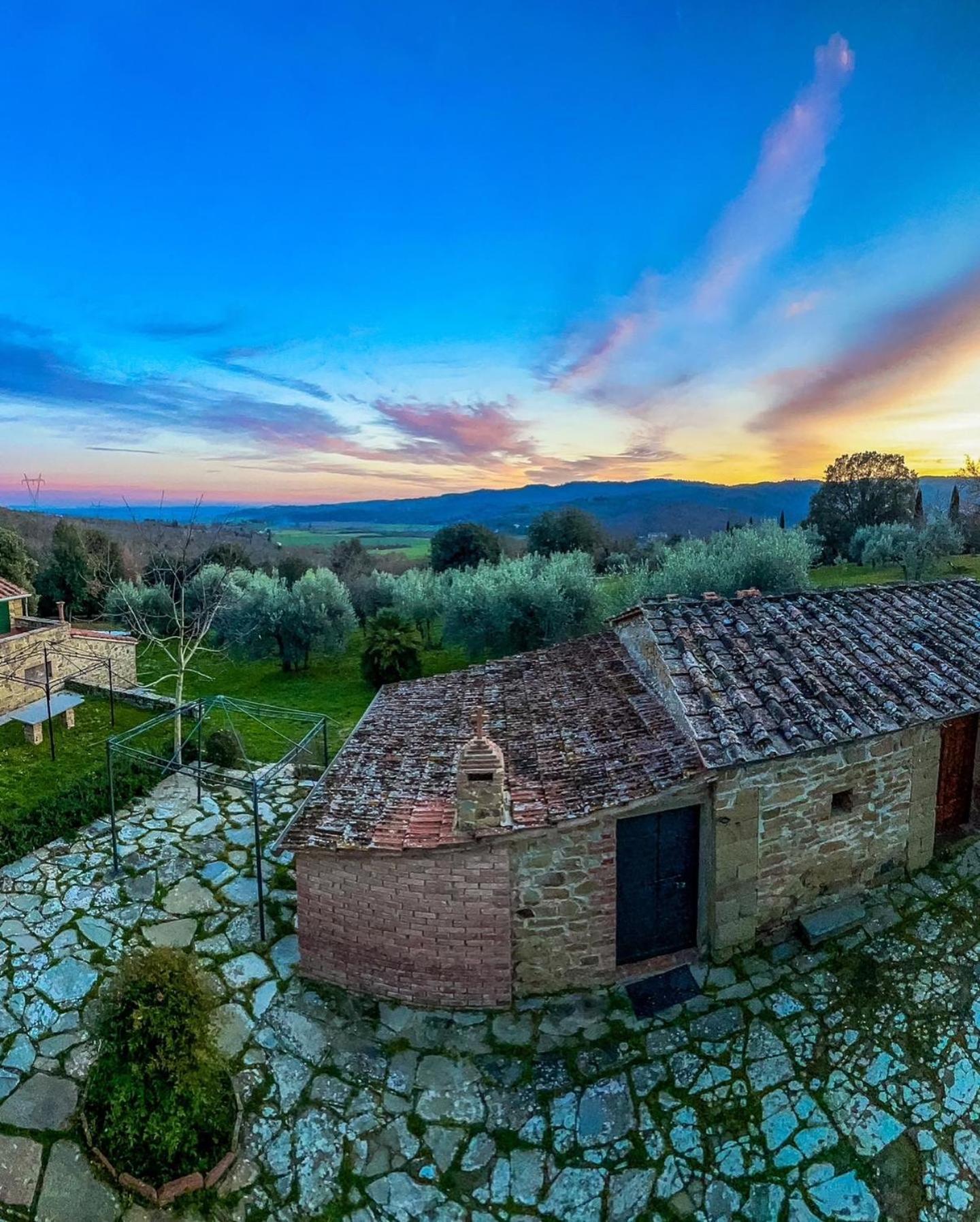 צ'יביטלה אין ואל די קיאנה Agriturismo I Poggilunghi מראה חיצוני תמונה